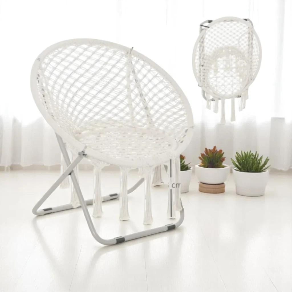 Location fauteuil Emmanuelle nouvelle génération en macramé blanc, idéal pour décoration de mariage bohème et cérémonie laïque