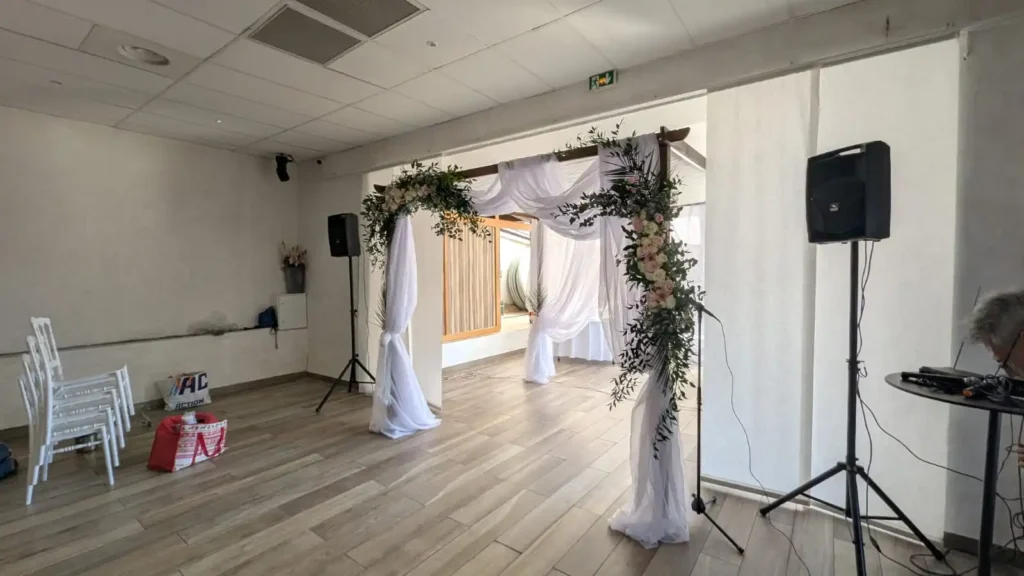 location-de-houppa-de-mariage-en-bois-iliade-location