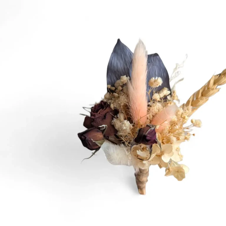 Boutonnière Sienna – Bordeaux & Blé | Fleurs Séchées