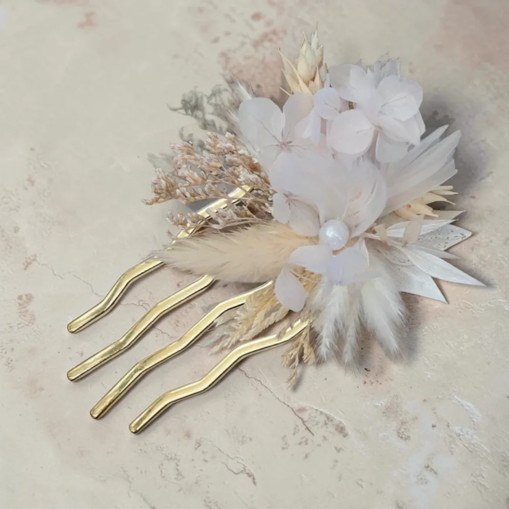 Peignes de mariage en fleurs séchées et coiffes