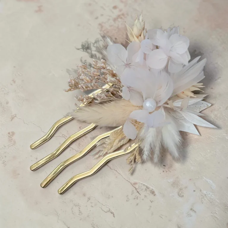 Peignes de mariage en fleurs séchées et coiffes