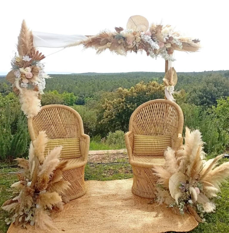 Arche florale Nude en fleurs séchées et fleurs simulées