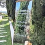 Miroir mariage doré sur pied en location