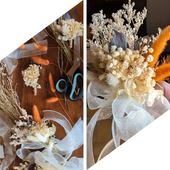 Création florale de fleurs sèches avec sceau sur table en bois représentant la création de bouquet sur mesure
