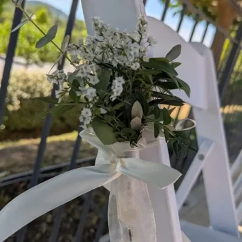 Gerbes de fleurs pour décoration de chaises, d'allée de cérémonie.